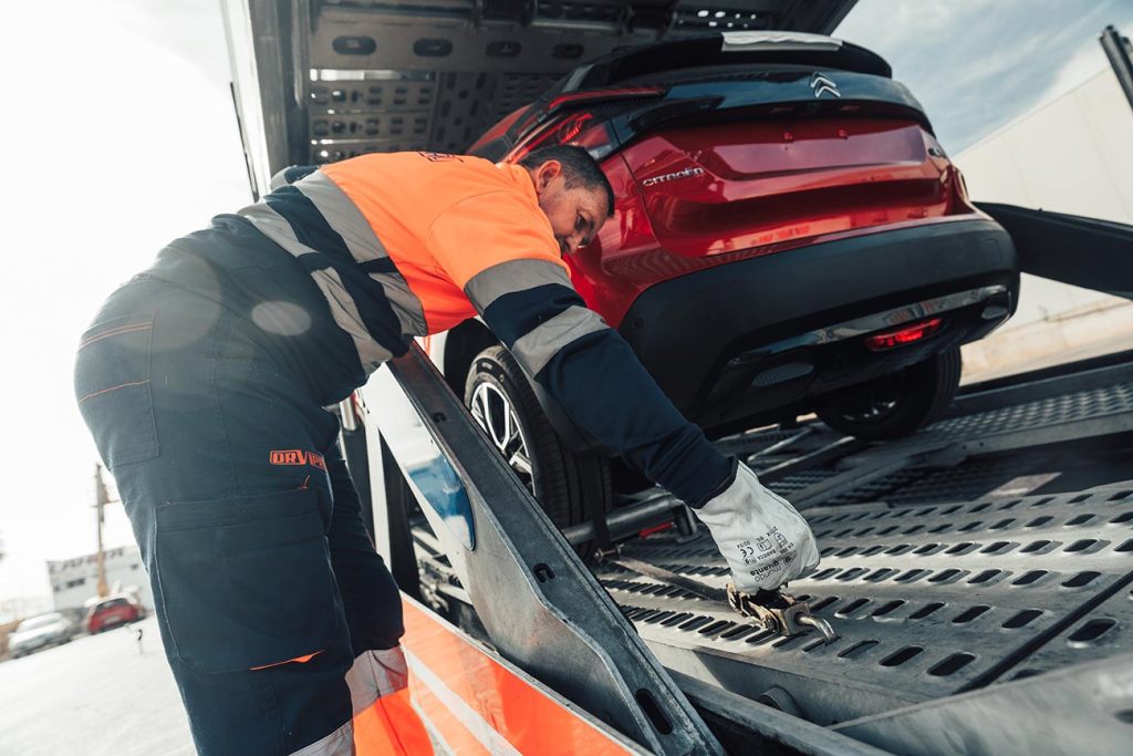 Protocolos y medidas de seguridad para el transporte de vehículos en carretera