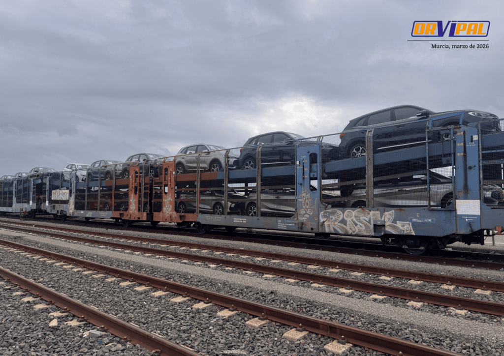 Orvipal activa su logística multimodal con trenes portavehículos